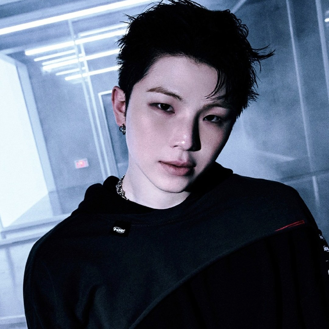 Latest photo of Woozi (SEVENTEEN)