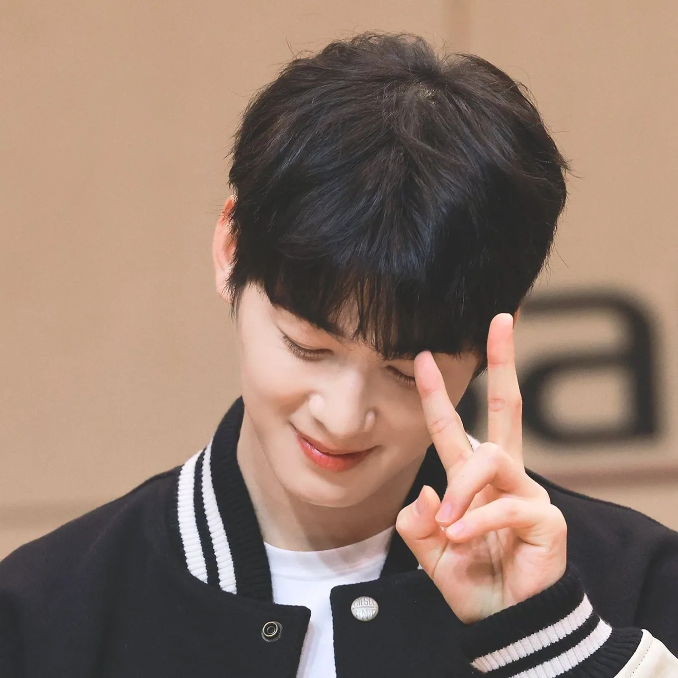 Foto aktivitas terbaru Eunwoo (ASTRO)