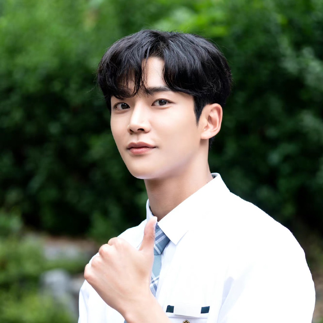 路云的最新活动照片