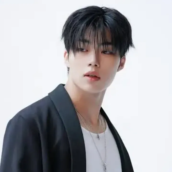 Behind-the-scenes cut of Park Gunwook (ZEROBASEONE)