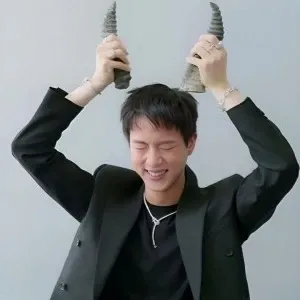 Behind-the-scenes cut of Jin (BTS)