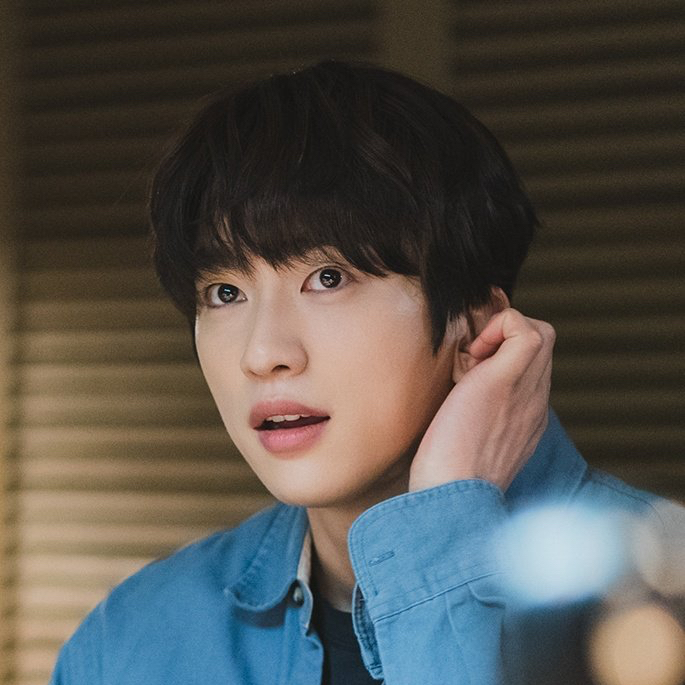 Latest photo of Jinyoung (GOT7)