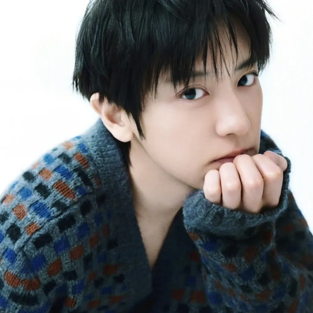 Foto aktivitas terbaru Chanyeol (EXO)