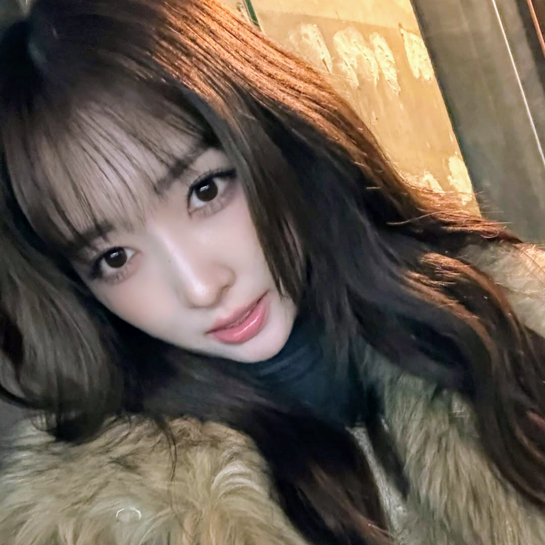 Behind-the-scenes cut of MiU (MADEIN)