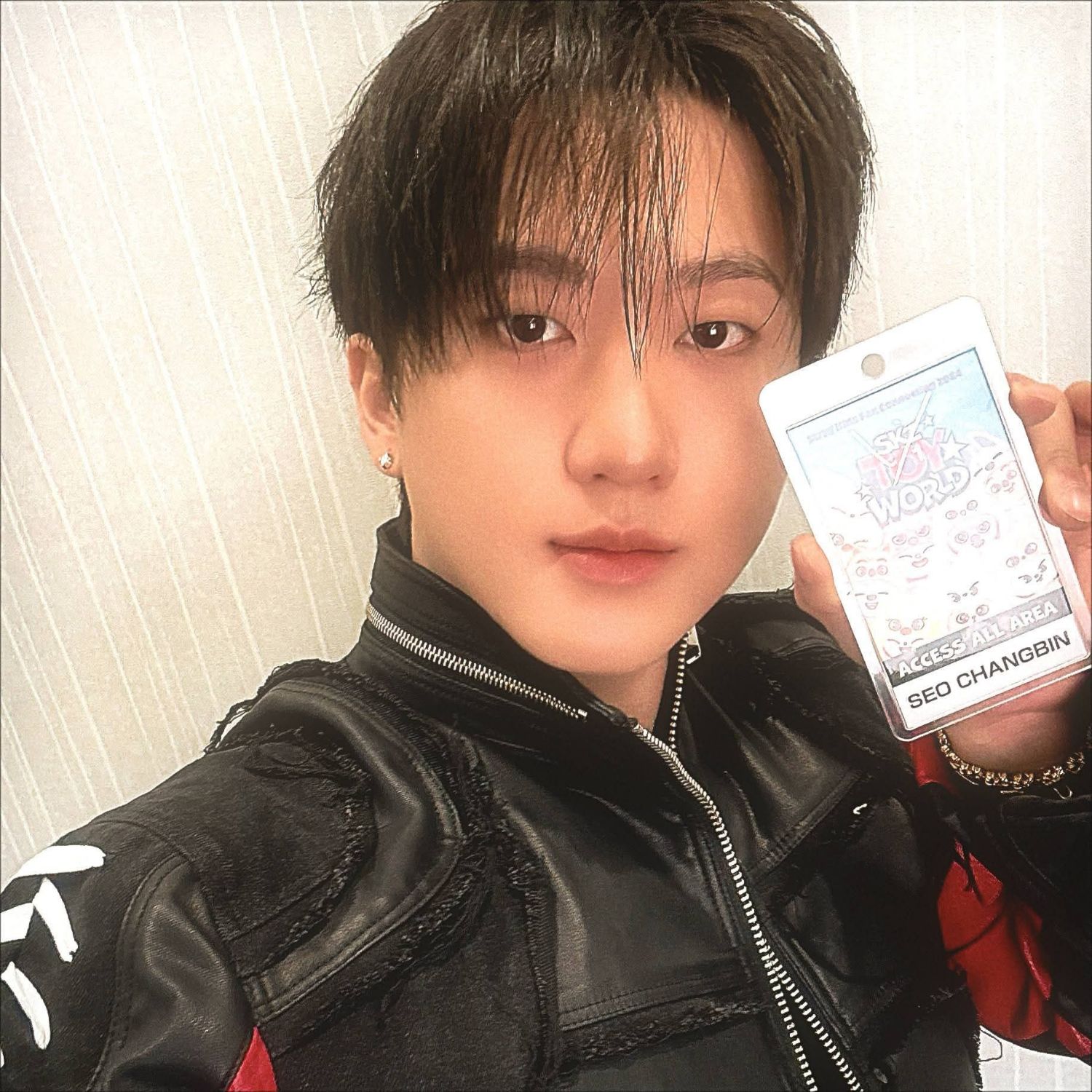 Behind-the-scenes cut of Changbin (Stray Kids)