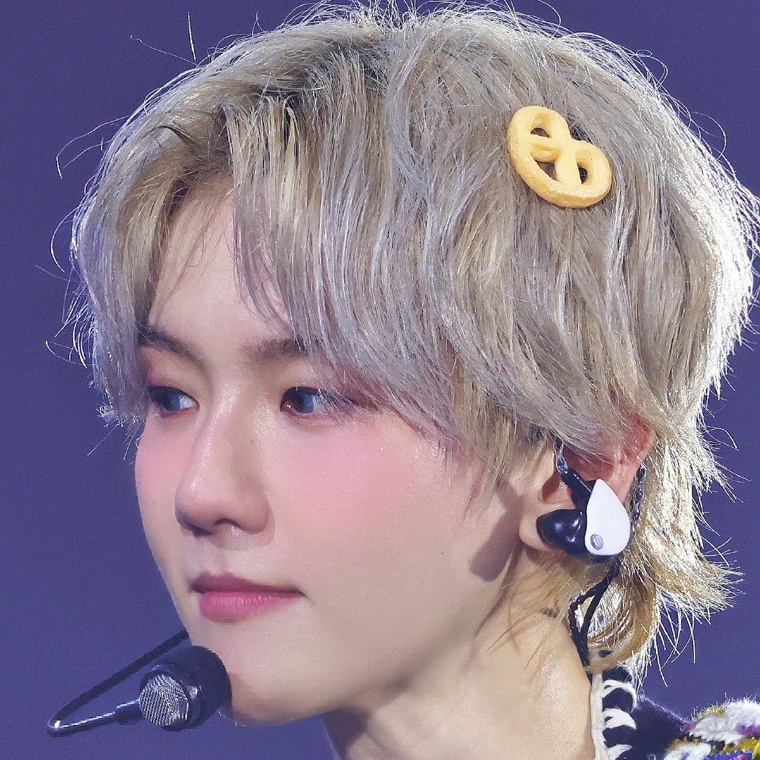 Recent activity shot of Baekhyun (EXO)