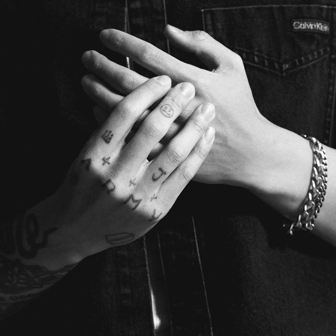 Foto aktivitas terbaru Jungkook (BTS)