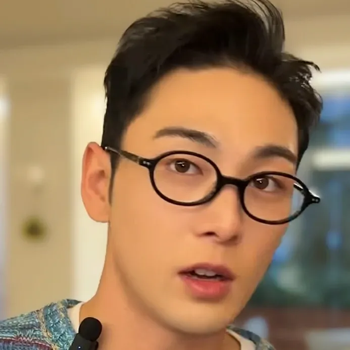 Momen yang diabadikan oleh penggemar Baekho