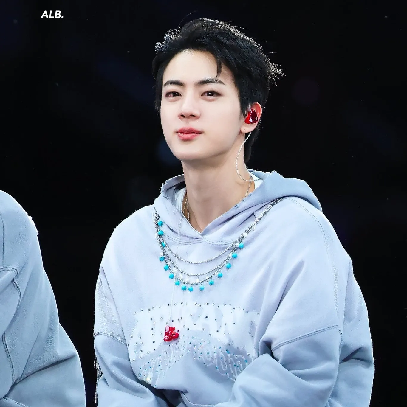 Foto aktivitas terbaru Jin (BTS)