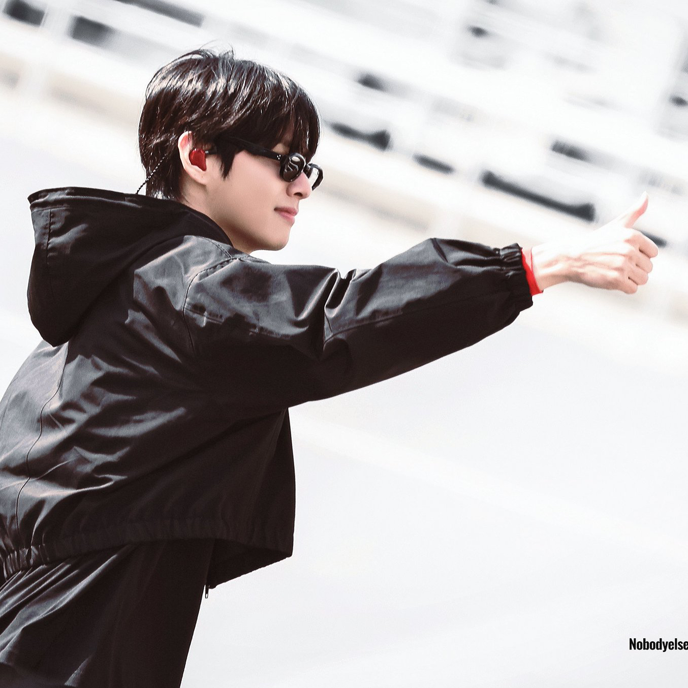 Foto aktivitas terbaru V (BTS)