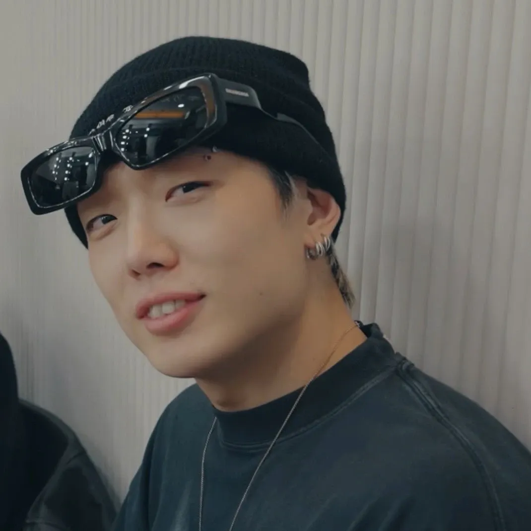 Recent activity shot of BOBBY (iKON)