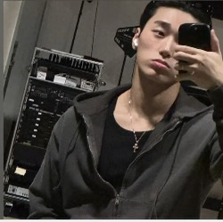 A moment captured by San (ATEEZ)'s fan