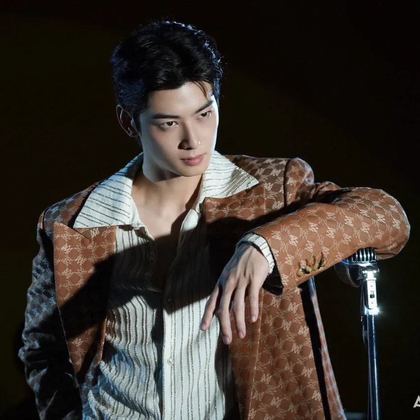 Latest photo of Eunwoo (ASTRO)