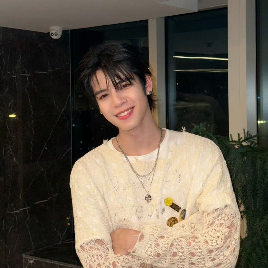 A moment captured by DORN (NexT1DE)'s fan