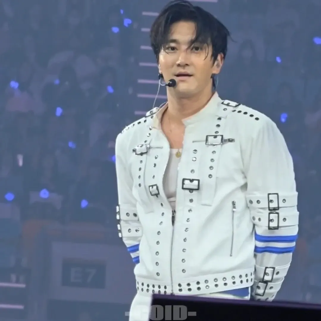 Recent activity shot of Siwon (Super Junior)