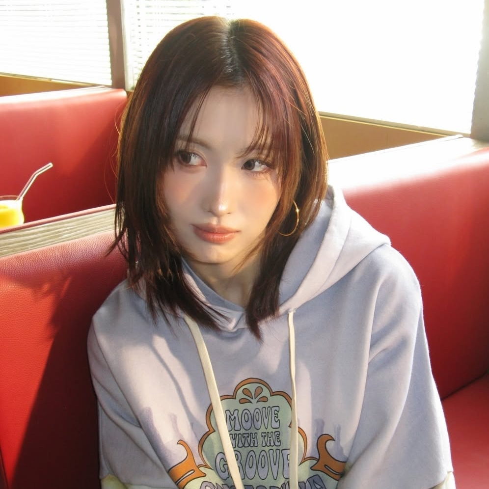 Recent activity shot of Momo (TWICE)