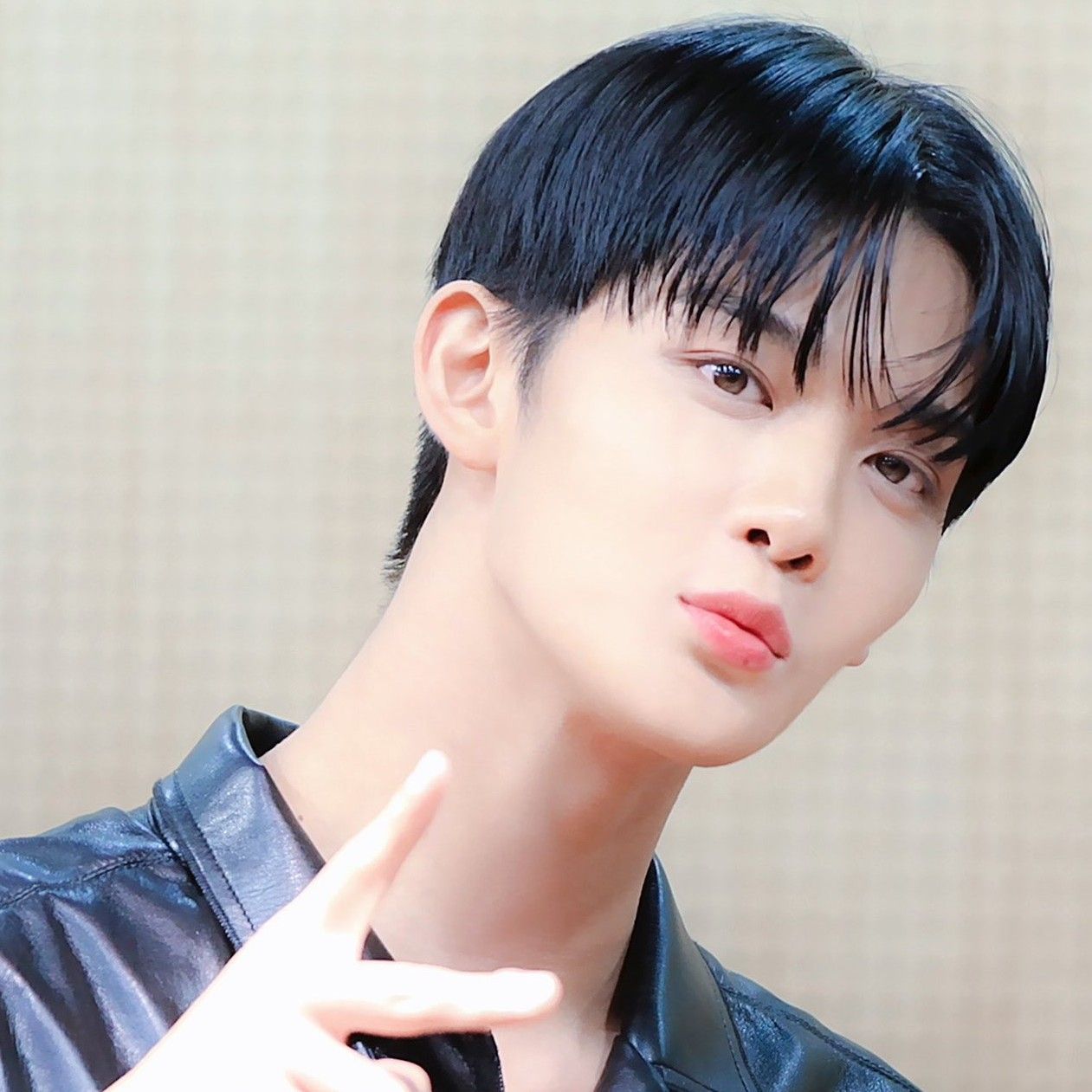 Latest photo of Bae Jinyoung
