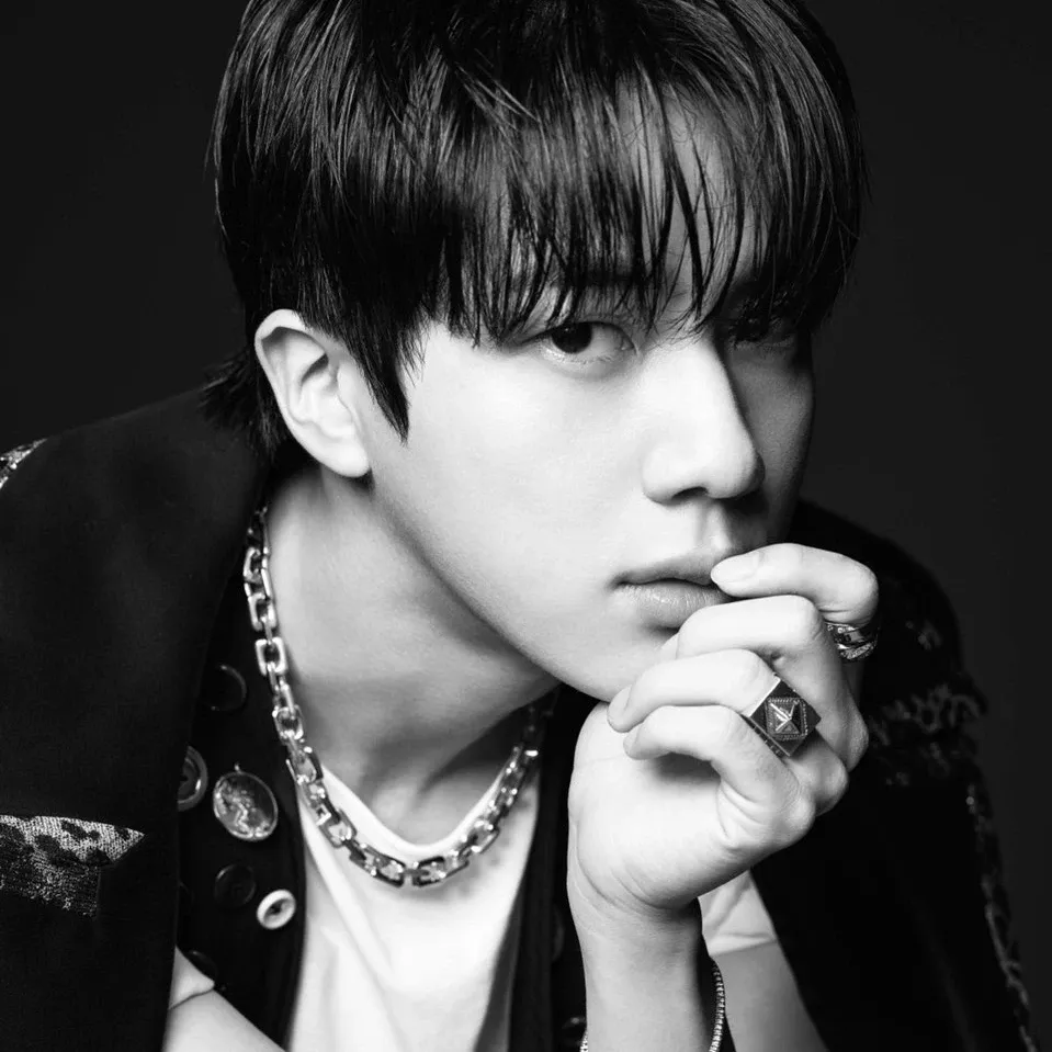 Foto aktivitas terbaru Jin (BTS)