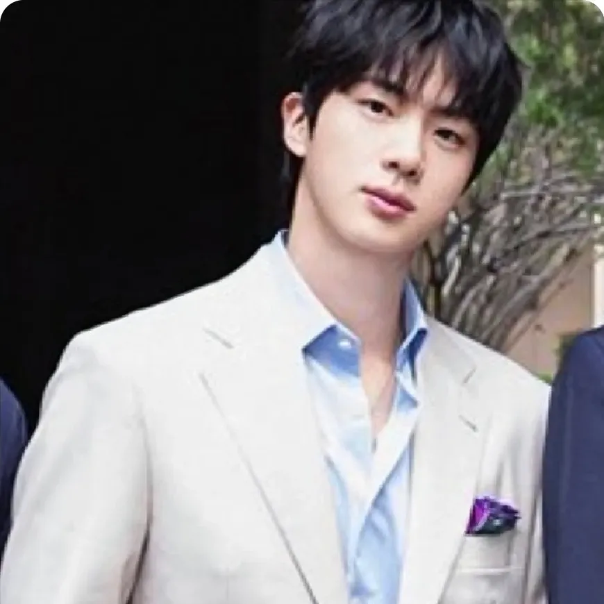 Momen yang diabadikan oleh penggemar Jin (BTS)