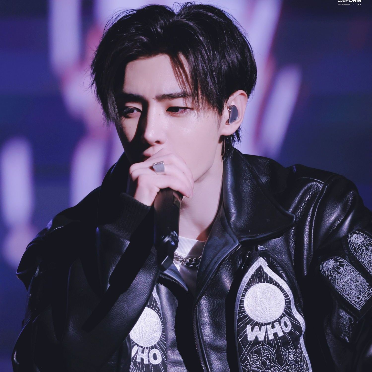 Recent activity shot of Sunghoon (ENHYPEN)