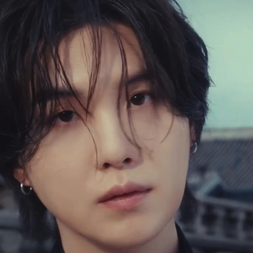 Latest photo of SUGA (BTS)