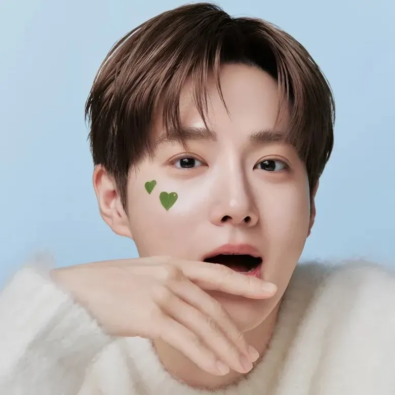 Latest photo of Suho (EXO)