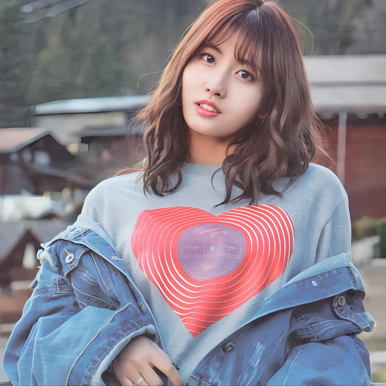 Behind-the-scenes cut of Momo (TWICE)