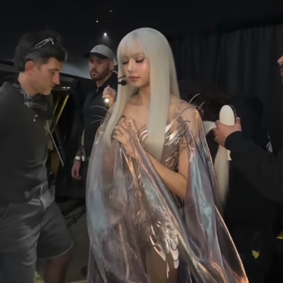 Potret di balik layar Lisa (BLACKPINK)