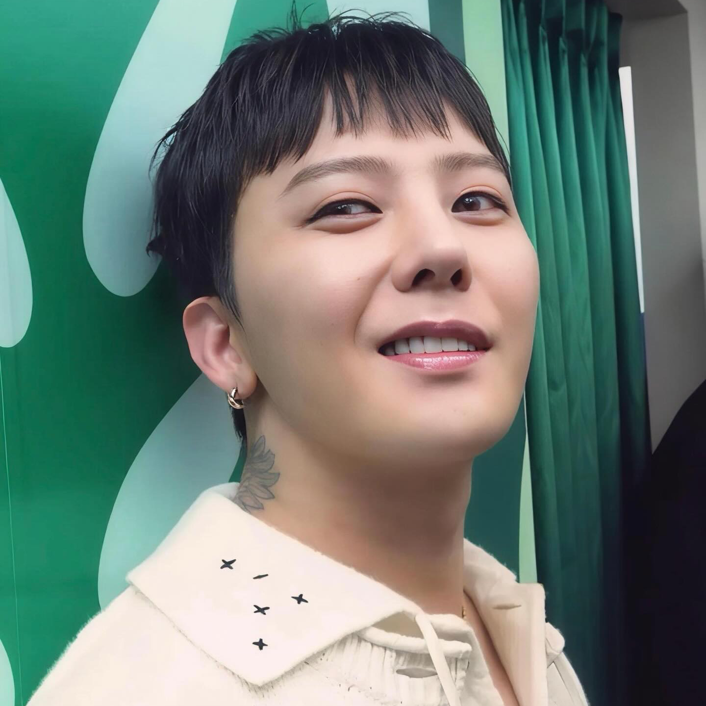 Recent activity shot of G-DRAGON (BIGBANG)