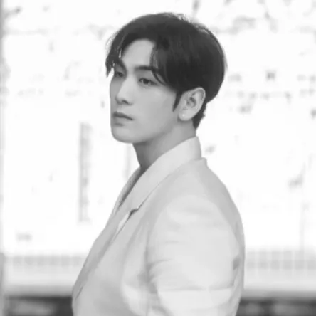 백호 최근 활동샷