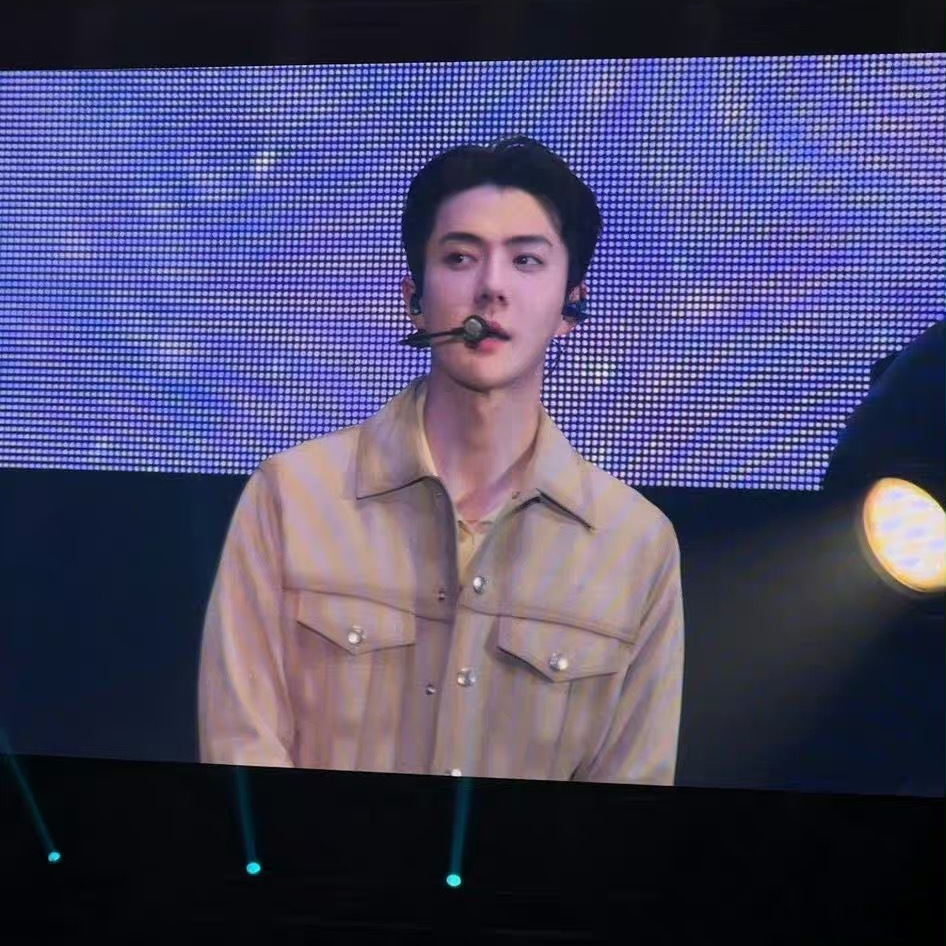 A moment captured by Sehun (EXO)'s fan