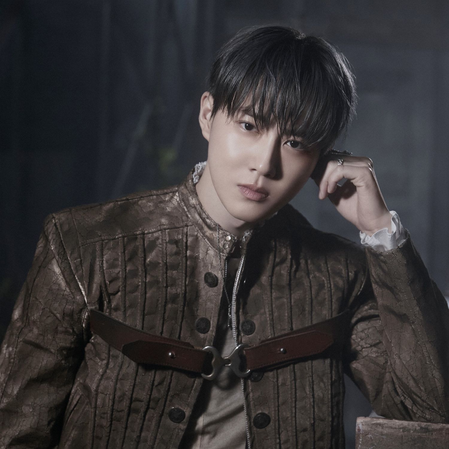 Behind-the-scenes cut of Suho (EXO)