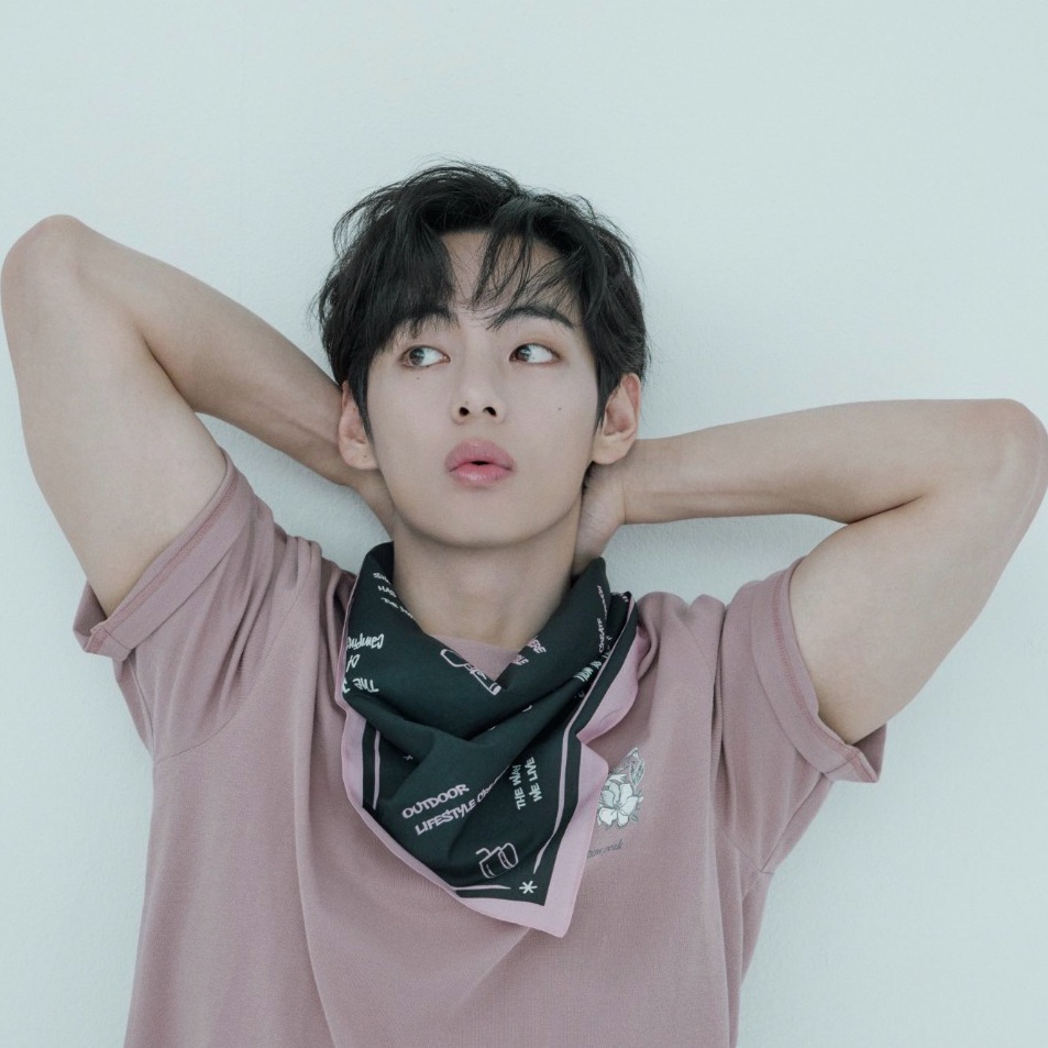 뷔 (방탄소년단) 최근 활동샷