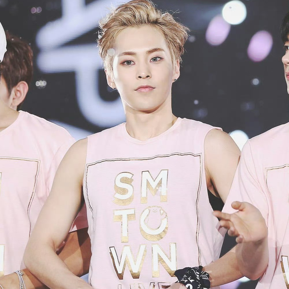 A moment captured by Xiumin (EXO)'s fan