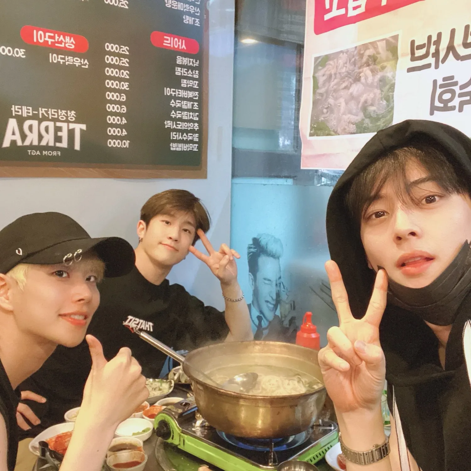 ASTROの最近の活動写真