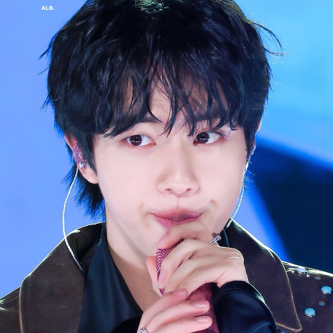 Momen yang diabadikan oleh penggemar Jin (BTS)