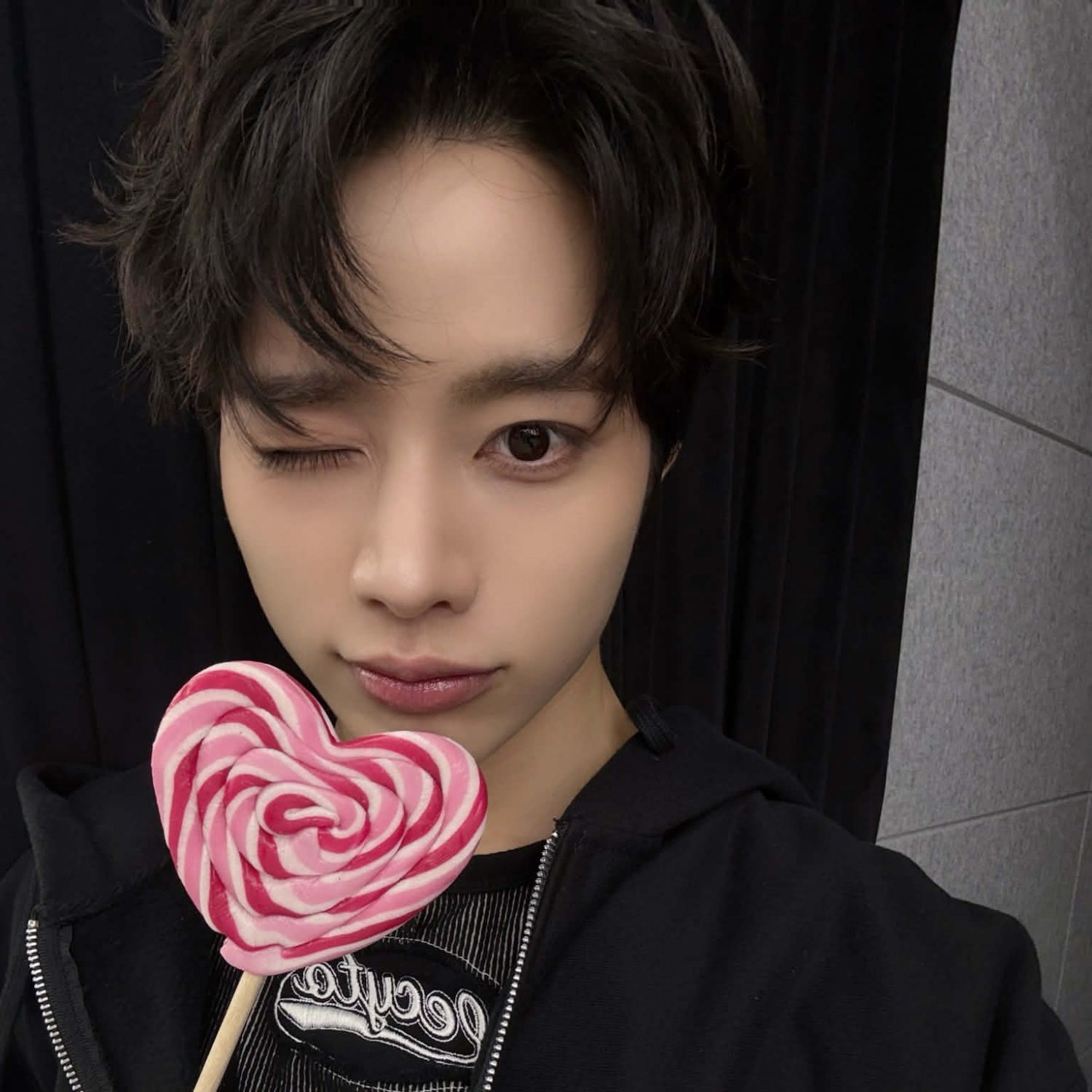 Foto aktivitas terbaru Hanbin (TEMPEST)