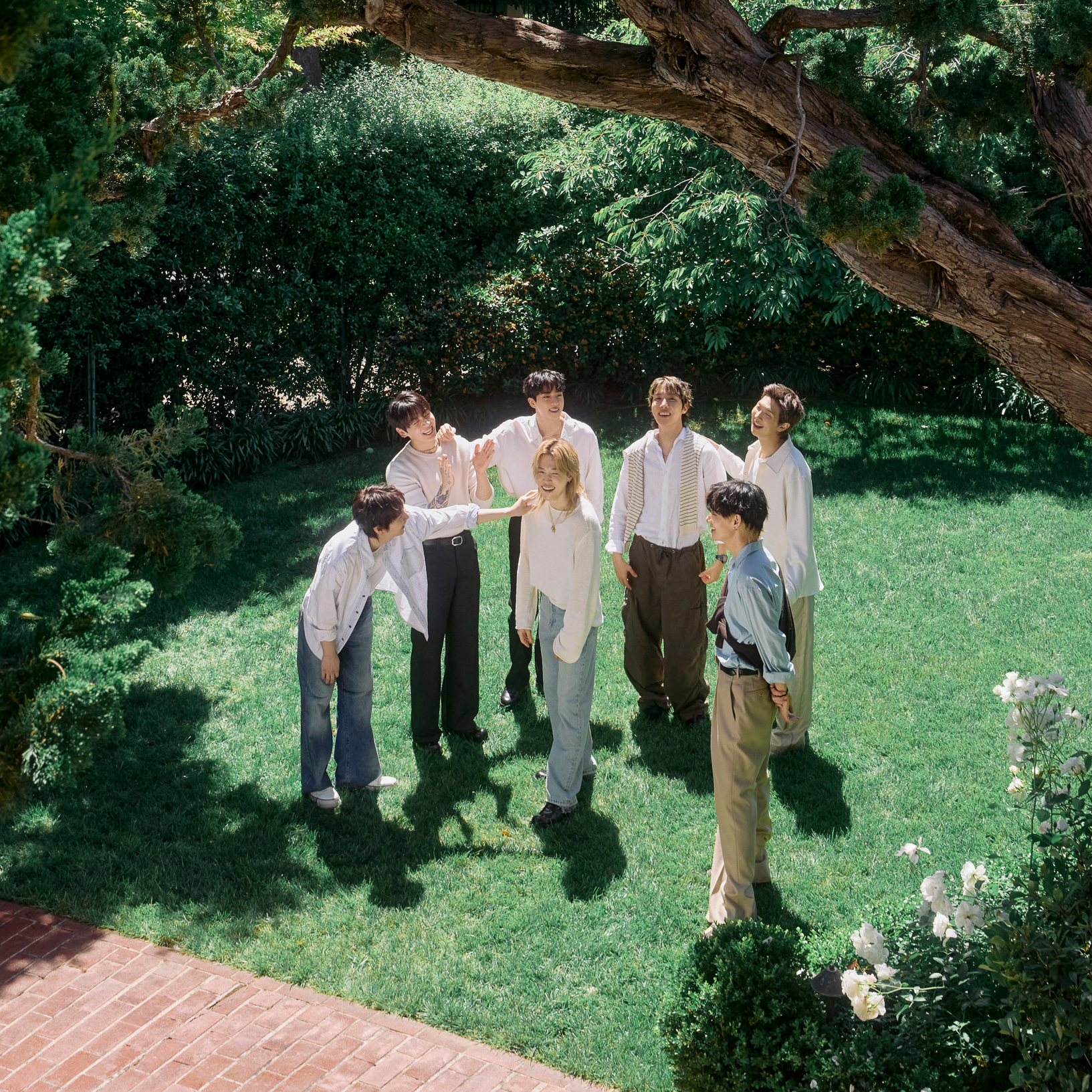Behind-the-scenes cut of BTS