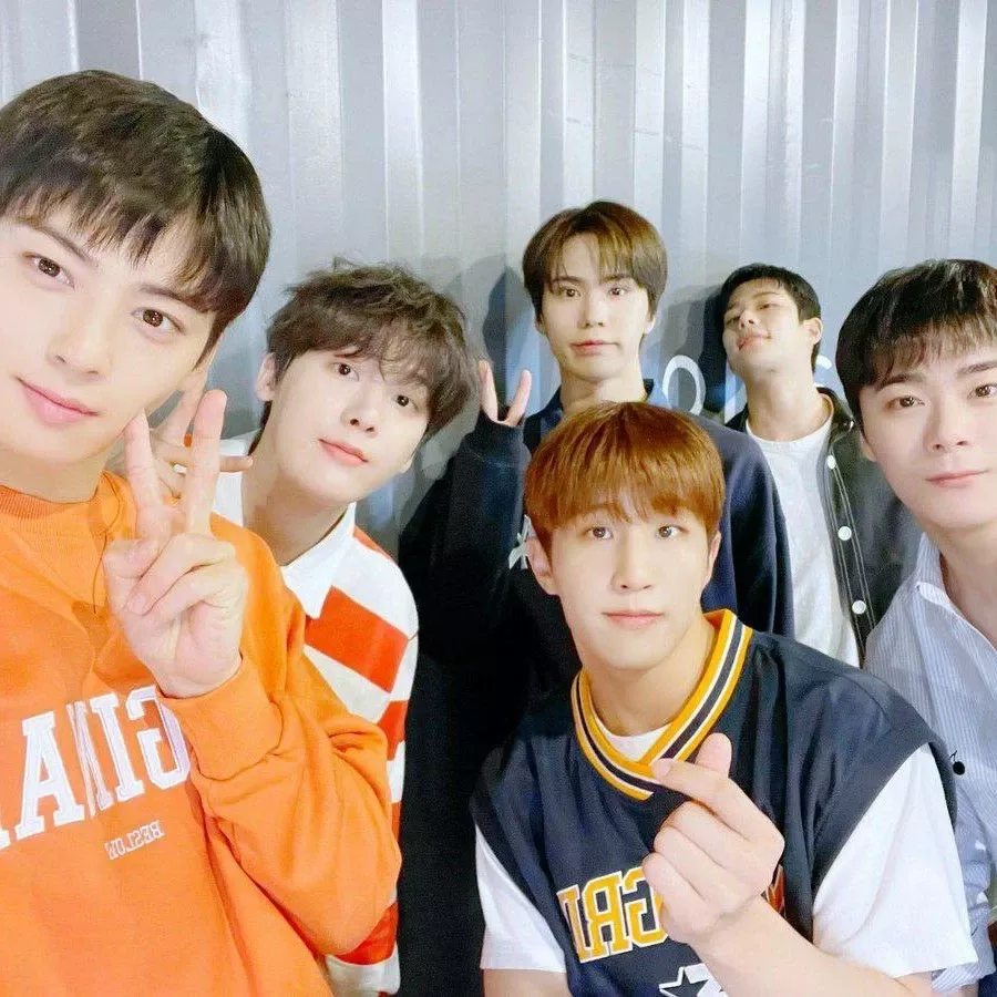 아스트로 최근 활동샷