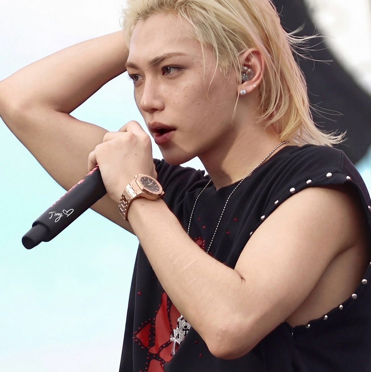 Latest photo of Felix (Stray Kids)