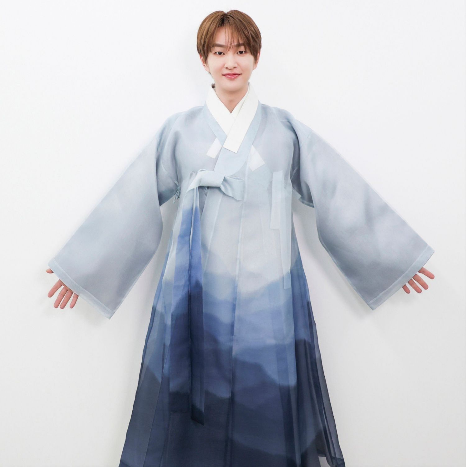 Recent activity shot of Onew (SHINee)