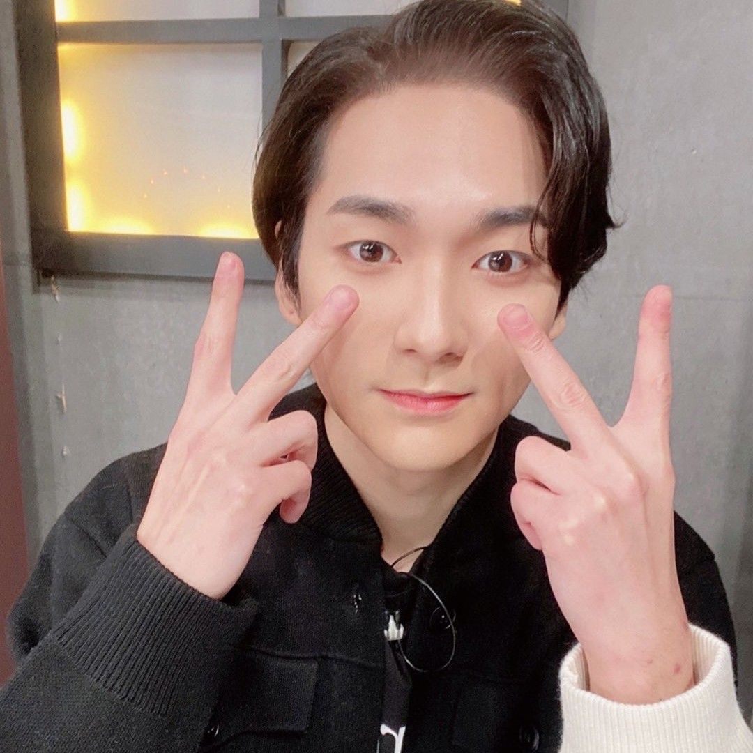 Behind-the-scenes cut of Aron