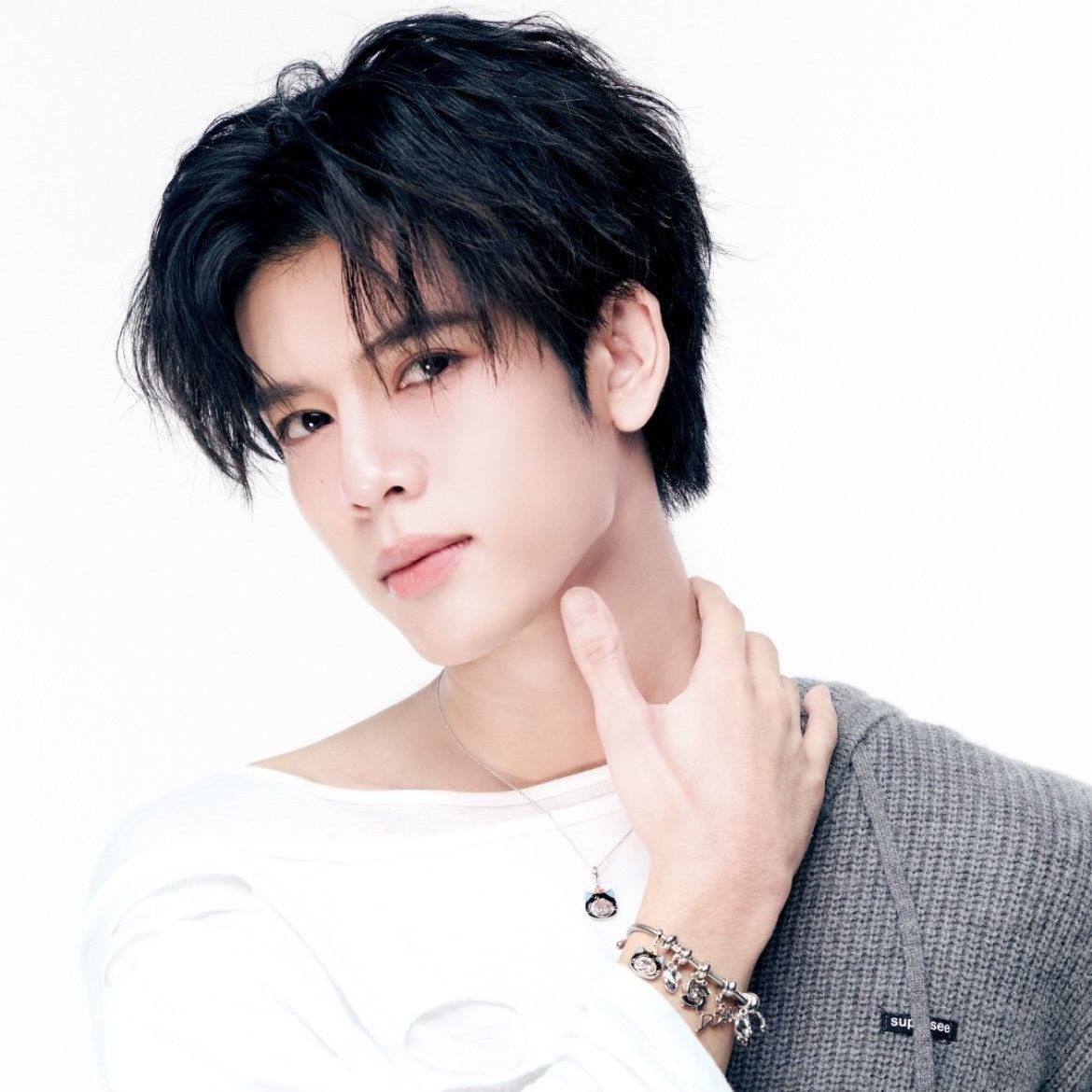 Behind-the-scenes cut of DORN (NexT1DE)