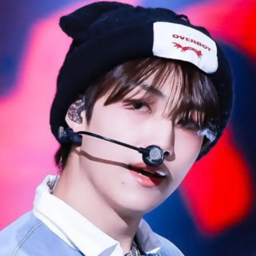 Recent activity shot of Lee Eunsang (YOUNITE)