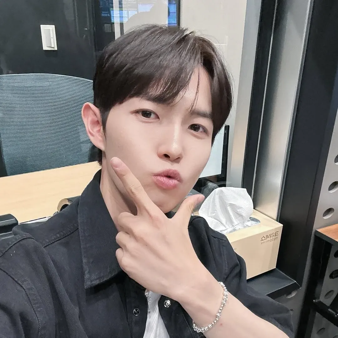 金在奐粉絲拍下的瞬間