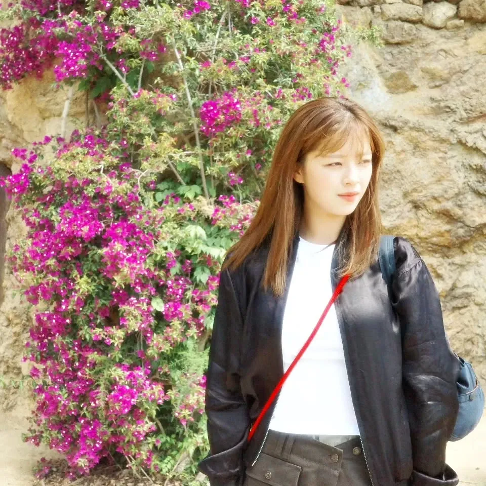 Latest photo of Jeongyeon (TWICE)