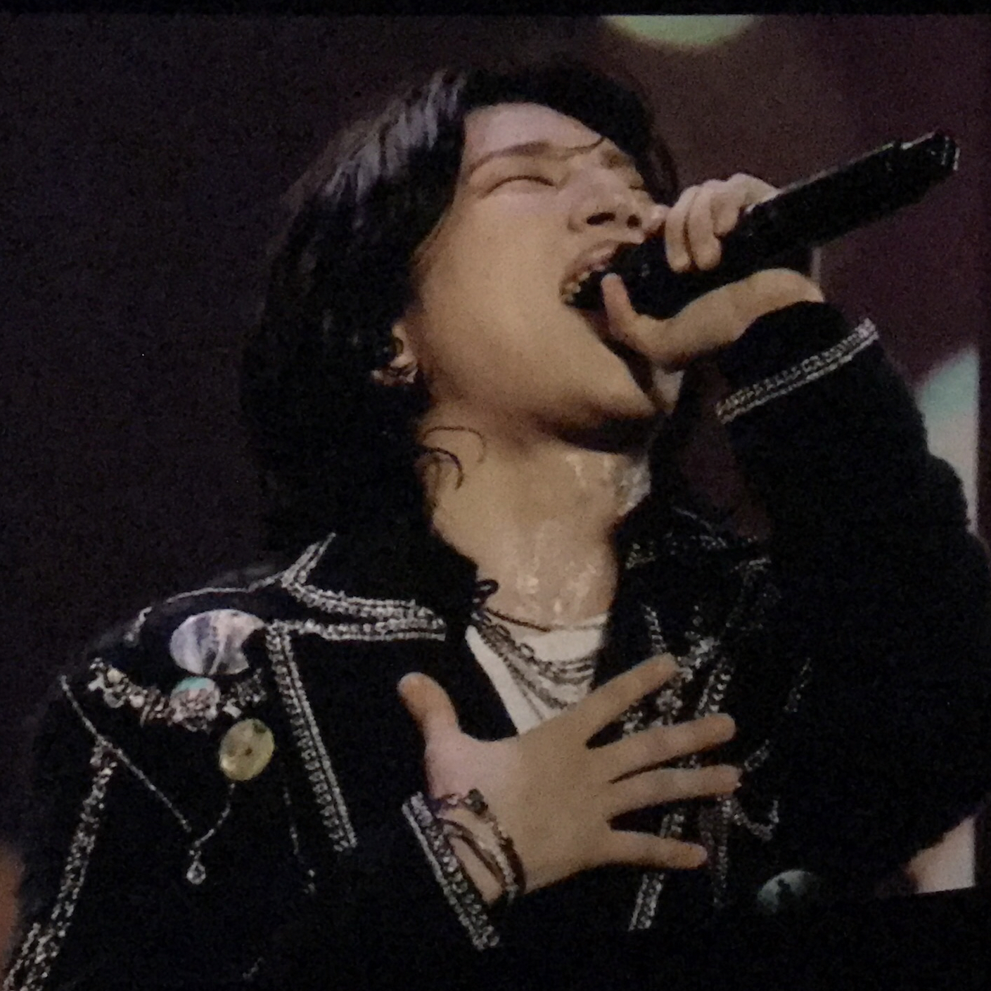 大声 (BIGBANG)的最新照片