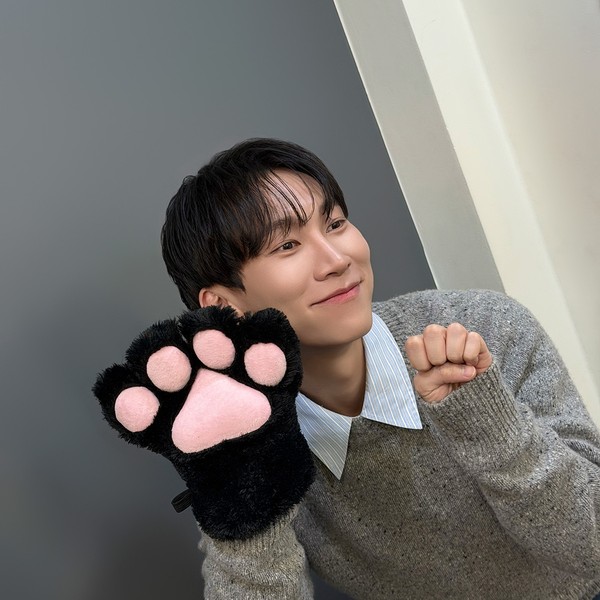 今天在最爱偶像中闪耀的徐恩光 (BTOB)代表照片