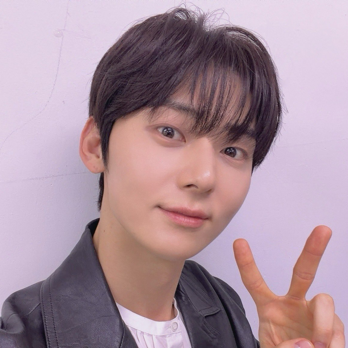 Behind-the-scenes cut of Hwang Minhyun