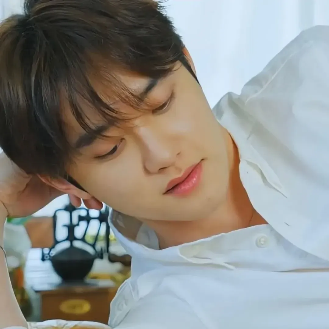 Foto aktivitas terbaru D.O. (EXO)